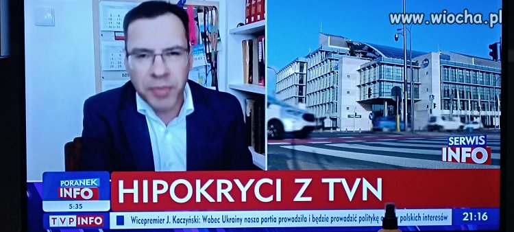 Paski z TVP info