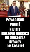 Pinokio w kościele jak ryba w wodzie