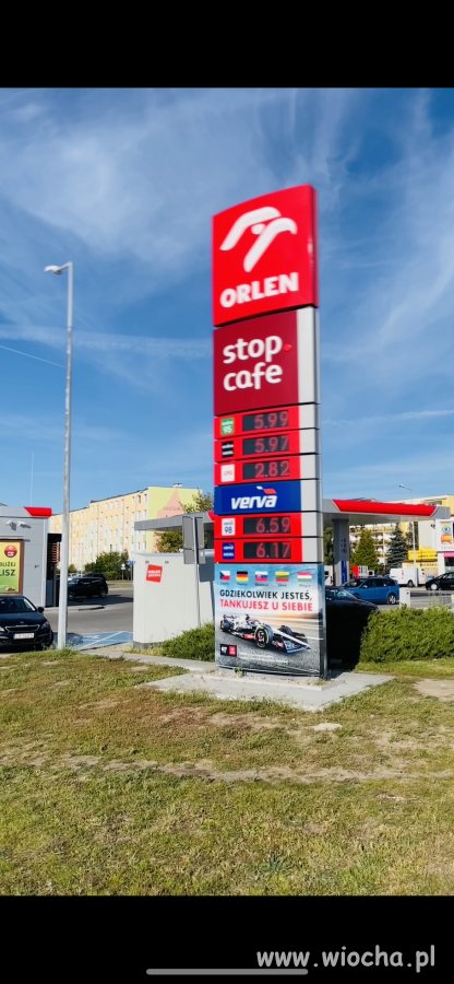 Można się cieszyć że paliwo tanieje ale