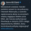 Jasne, że wiedział, oni wiedzą wszystko 