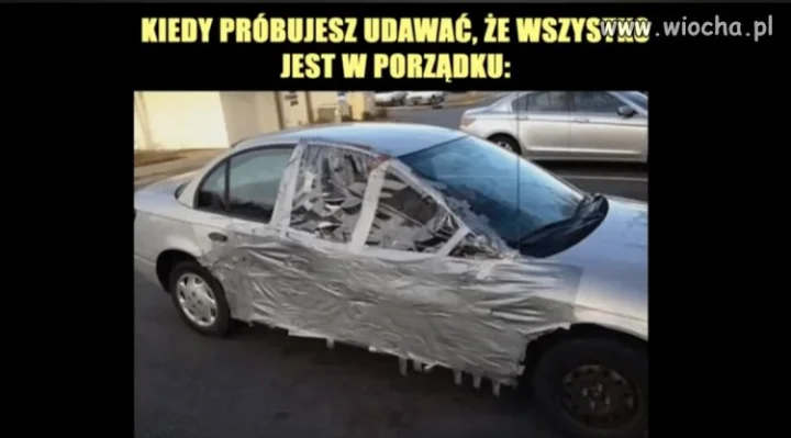Próbuje udawać