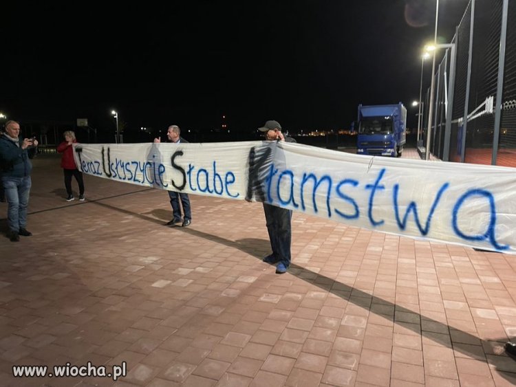 Na Jagodnie pojawili się także przeciwnicy Donalda Tuska.