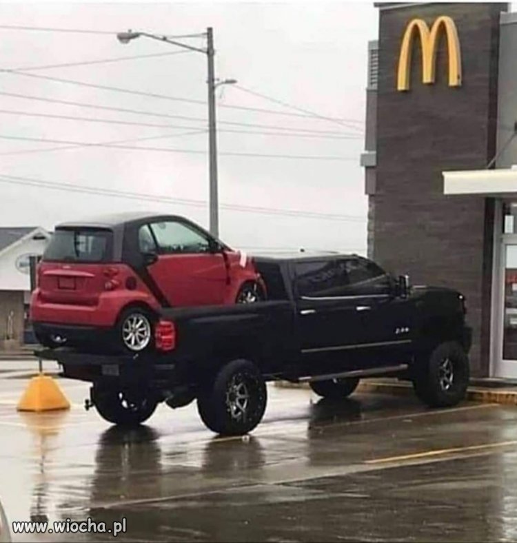 Zabawka z Happy Meal