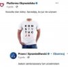 Następuje tradycyjna wymiana koszulek