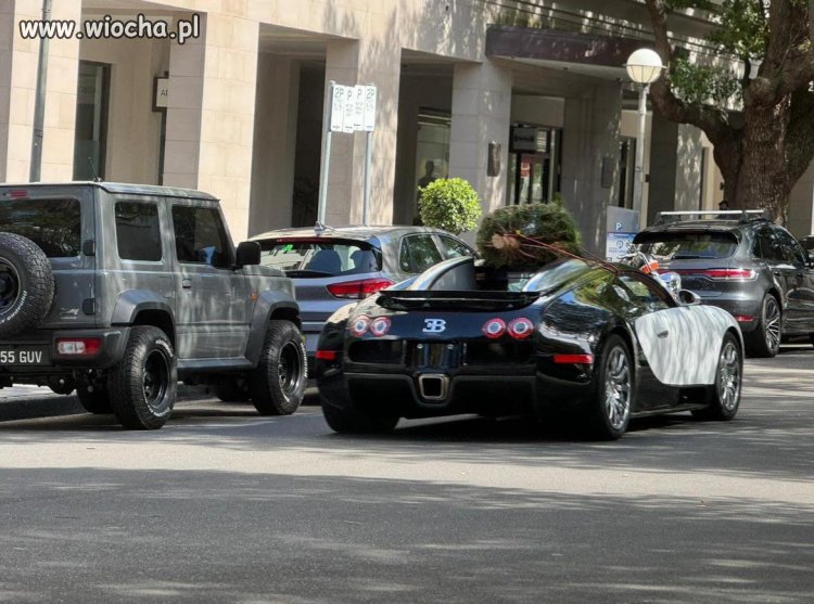 Bugatti Veyron.