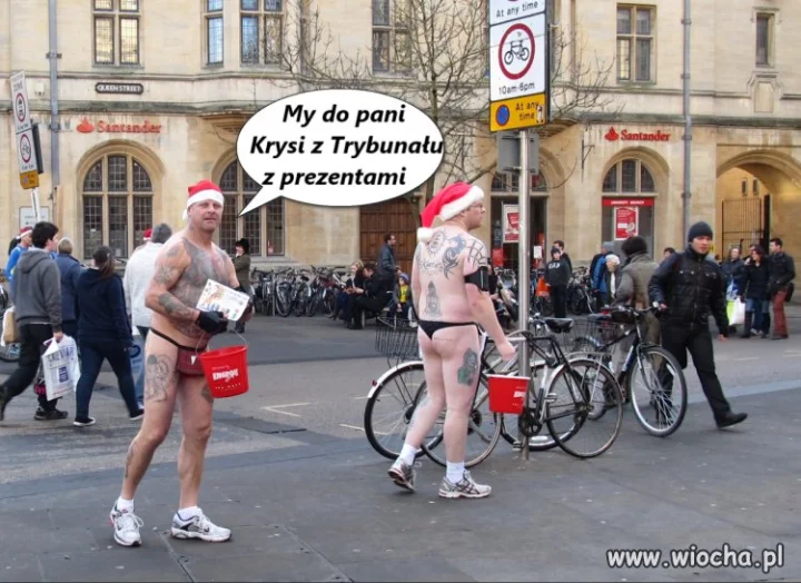 Prawidłowi Mikołaje z prezentami