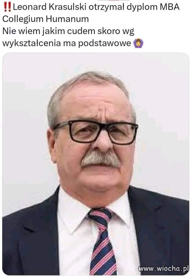 Dostał za wieloletnie strzepywanie łupieżu z ...