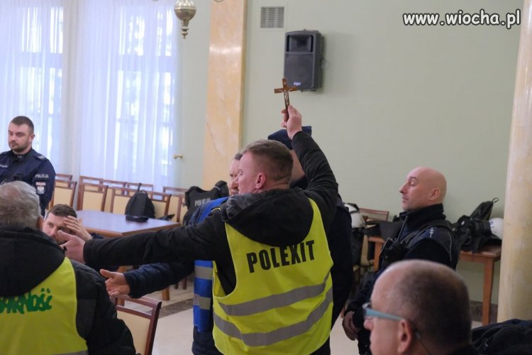 Rolnik wytwarza 2,5% PKB, POLEXIT=0zł dotacji UE