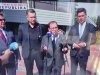 Ten mały alkon po srodku pamięta umowy imigracyjne