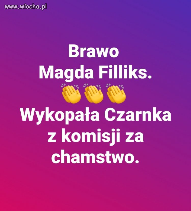 Takie  zachowanie to ewidentnie strach... 
