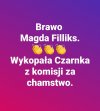 Takie  zachowanie to ewidentnie strach... 