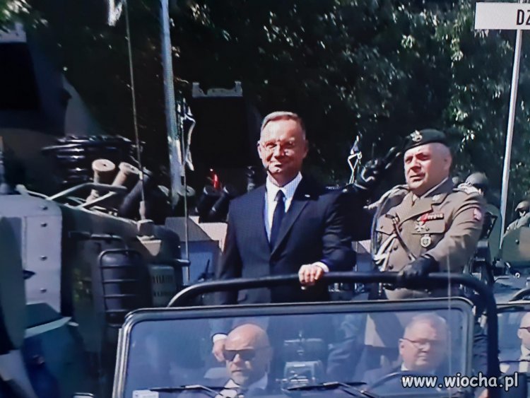 Za swoje "zasługi" dla armii powinien byc wieziony
