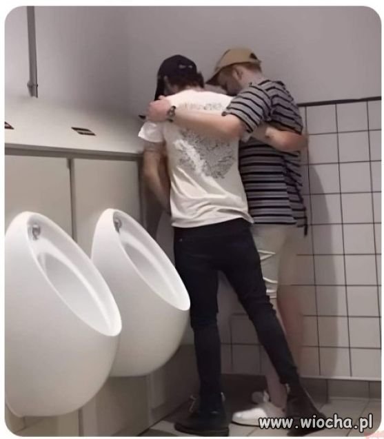 Kierowcy be em wu w publicznej toalecie.
