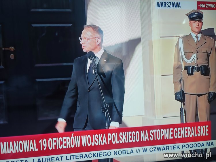 Przemowa dlugopisa i ubiór żołnierza w 30 stopnia