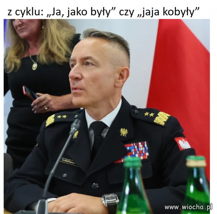 Czy un może nosić mundur? 
