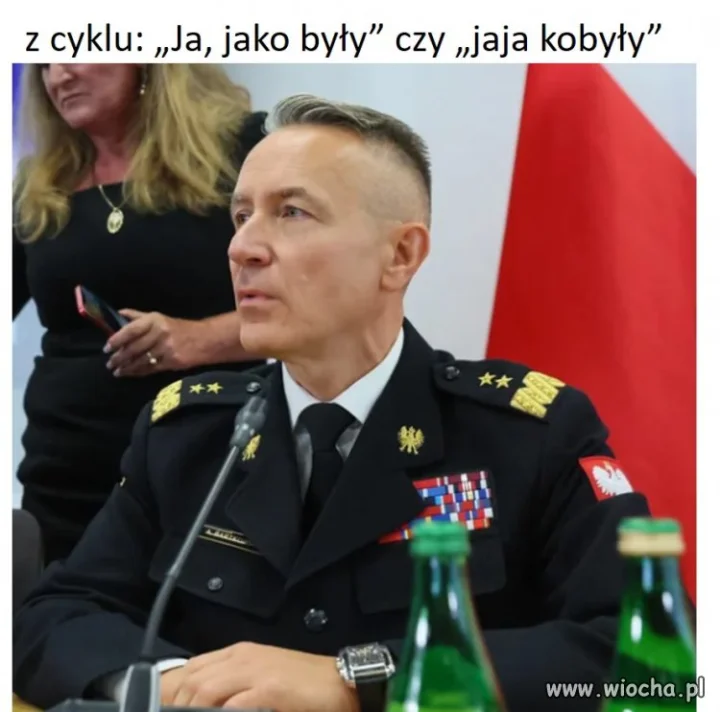 Czy un może nosić mundur? 