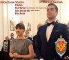 Pośród ogrodu siedzi ta królewska para ...