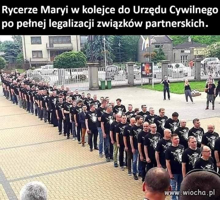 Typowa kolejka rycerzy Maryi,