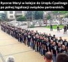 Typowa kolejka rycerzy Maryi,
