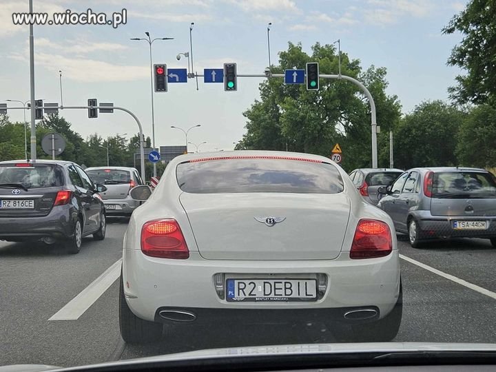Duda jedzie prywatnym autem?