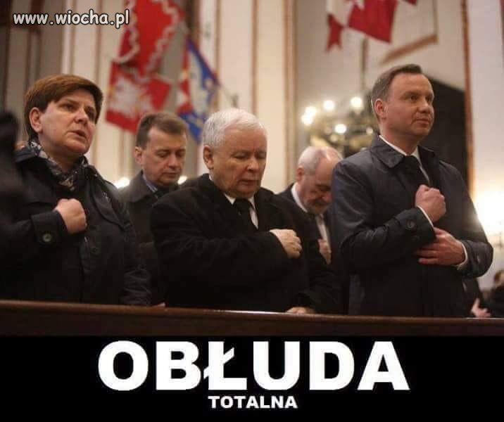 Aż bije po oczach.