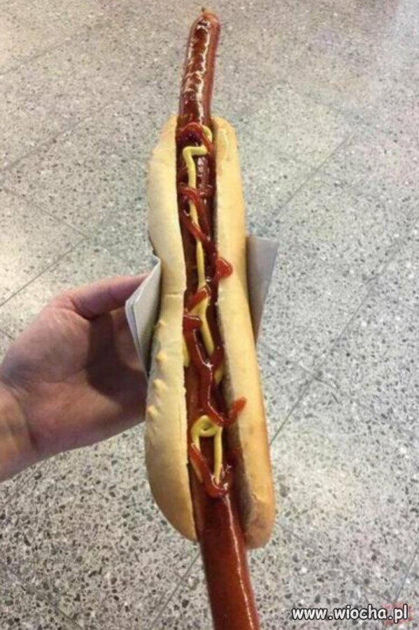 Hod dog na pewnej stacji paliw.