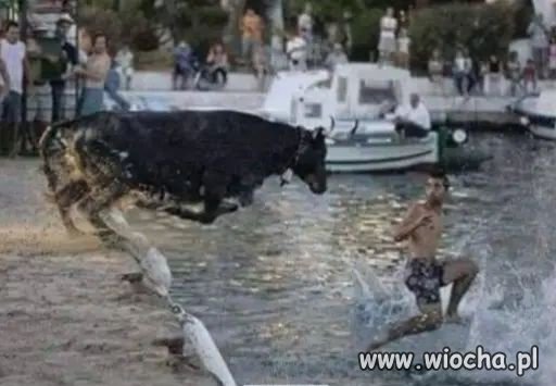 Ponoć troje ludzi w dziejach...