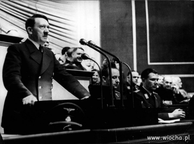 Rok 1933 Adolf Hitler wygrywa wybory