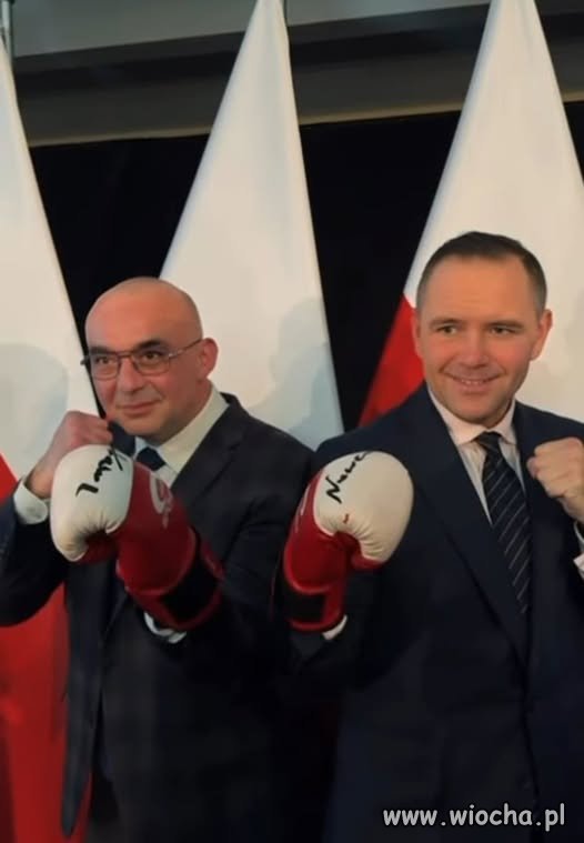 Ten też walczy ...z ostrym cieniem mgły?