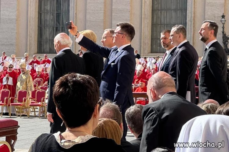 Na żywo z pogrzebu papieża wasz Szymuś nadaje