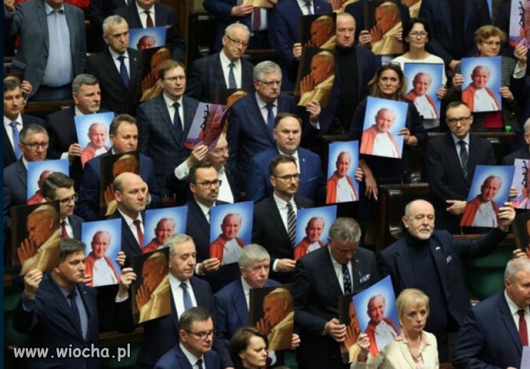 PiS to stare komuchy, teraz katole JPII, nazywają się "prawakami"!