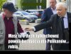 Świąteczna ustawka pod kościołem ...