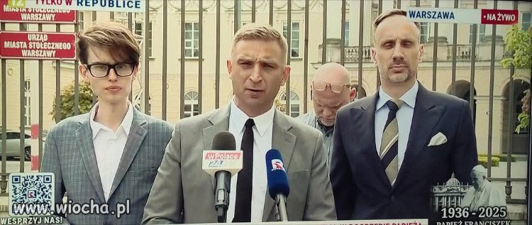 Wspaniały zestaw palant , debil i błazen no super, to PiS!