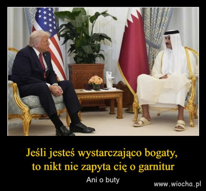 Taką mają kulturę i ubiór, rozdają samoloty...