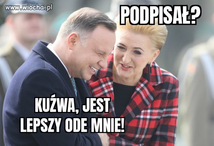 Jarek chce wymienić wkład w długopisie.