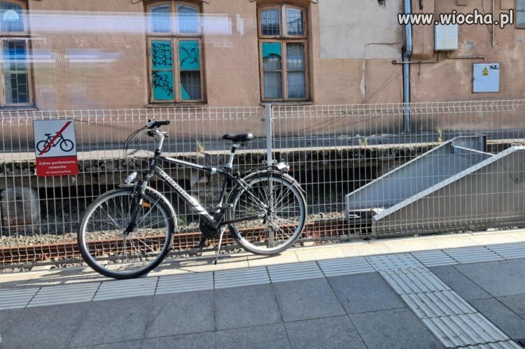 Nie stawiaj rowerów w prawą stronę!