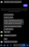 Lubi nosić japonki 