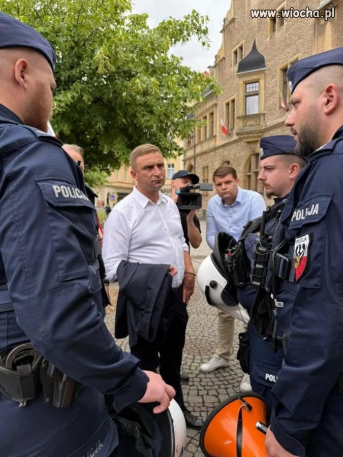 Gdy cieć w gajerku fika na ulicy