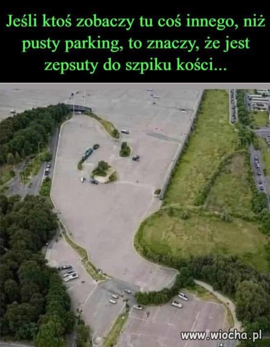 Pusty parking 
