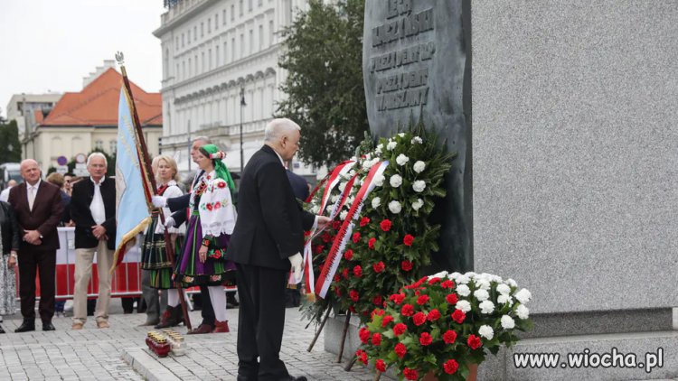 Kaczyński zdenerwował się na miesięcznicy.