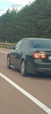 Passat w trakcie wysuwania skrzydeł..