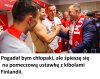 Piłkarze i kibol