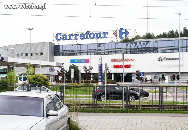 Francuski Carrefour żegna się z Polską. 