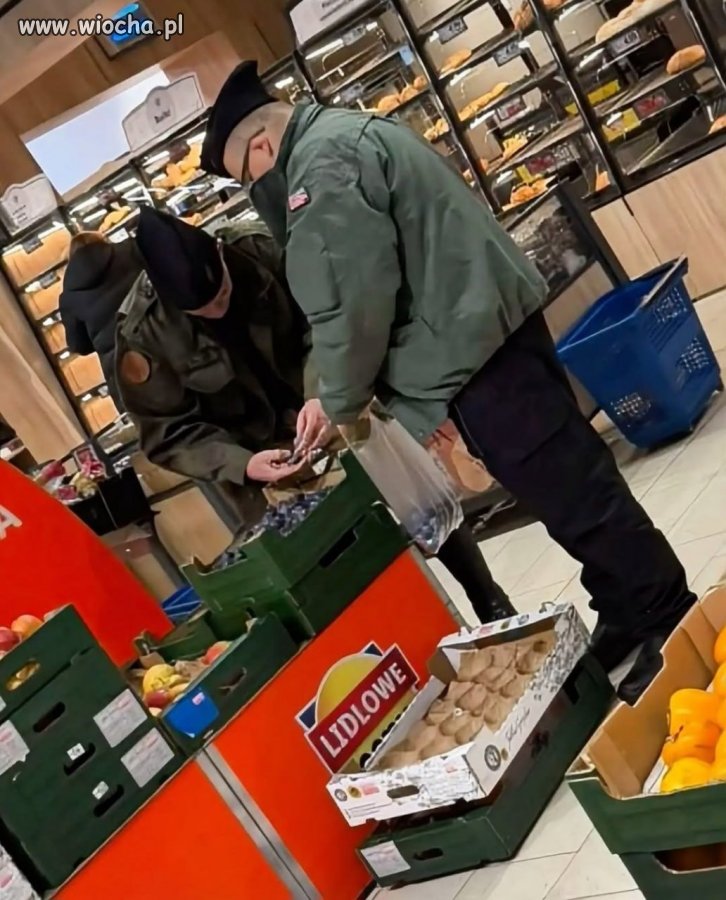 Dlaczego oni robią zakupy w niemieckim sklepie?