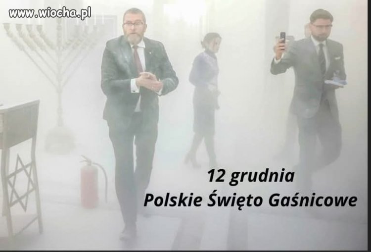 Uczcijmy chwilą ciszy to święto.