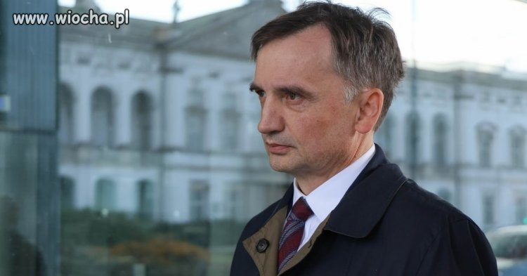 Sąd Rejonowy dla Warszawy-Mokotowa przesunął na połowę stycznia posiedzenie w sprawie możliwego aresztowania byłego ministra sprawiedliwości i posła PiS, Zbigniewa Ziobry.