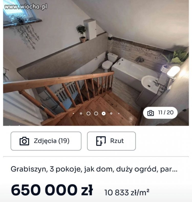 Łazienka w połowie schodów?! No tego jeszcze nie było...