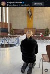 Też chodzicie do kościoła z fotografem, żeby Wam zrobił zdjęcie jak się modlicie?
