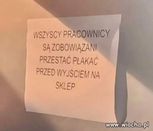 Pracownicy płaczący w pracy