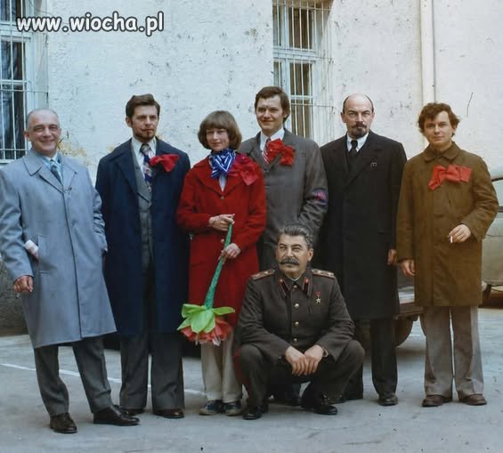 KC PIS  składa życzenia proletariatowi.